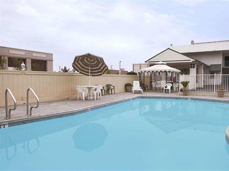 Surestay By Best Western Fresno Central Luaran gambar