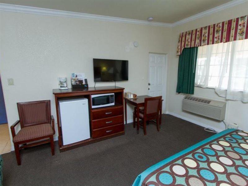 Surestay By Best Western Fresno Central Luaran gambar