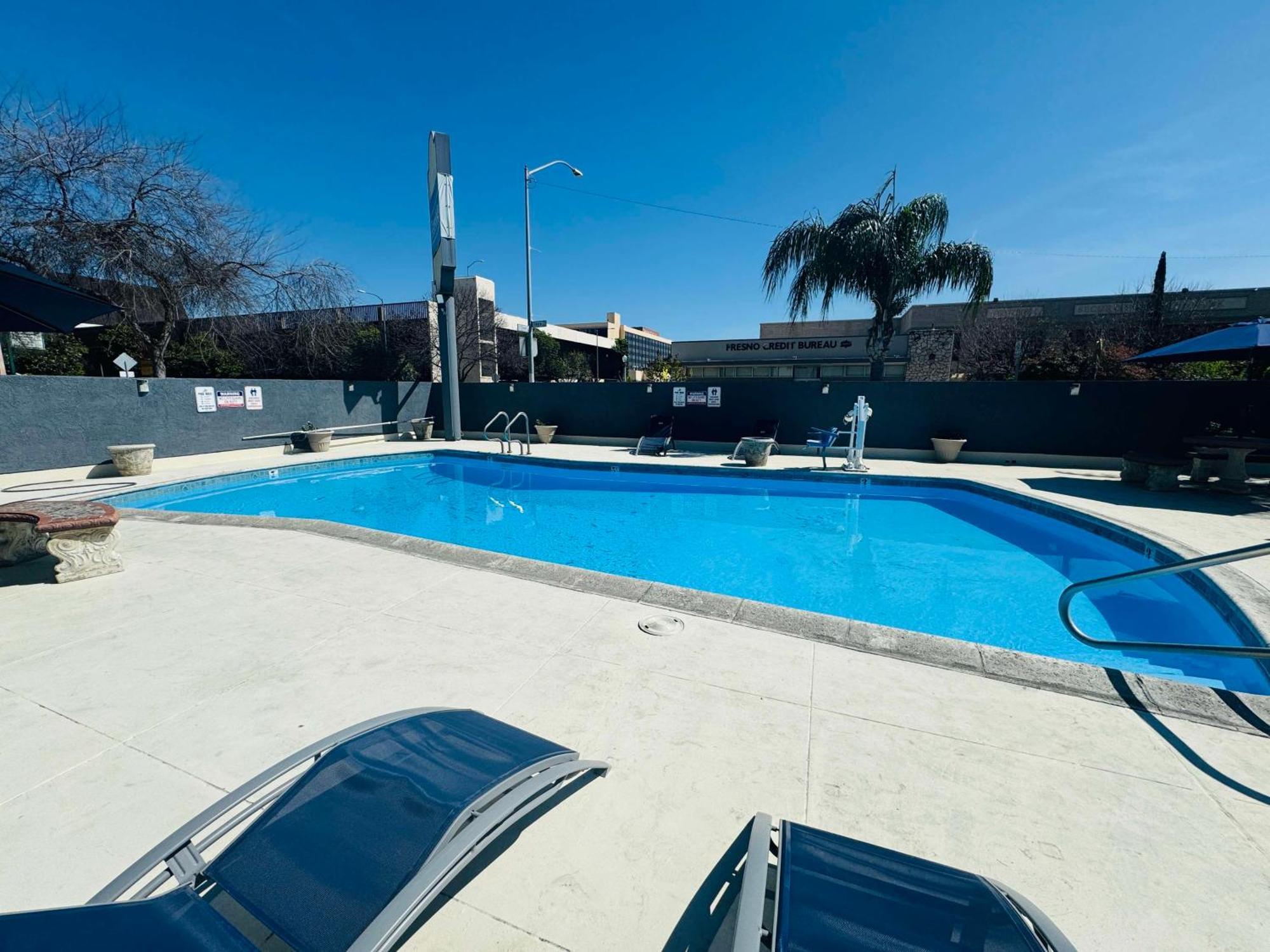 Surestay By Best Western Fresno Central Luaran gambar