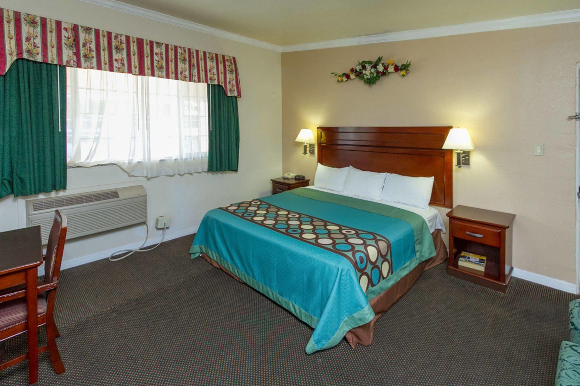 Surestay By Best Western Fresno Central Luaran gambar